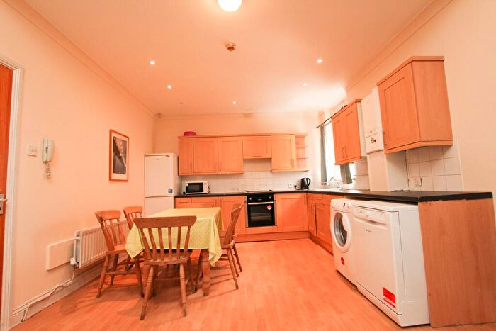 4 Bedroom Flat To Rent In Byron Street, Shieldfield, Newcastle Upon Tyne, NE2
