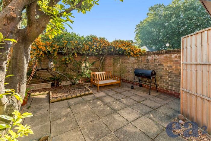 1 Bedroom Terraced House To Rent In Vinegar Street, Wapping, London, E1W