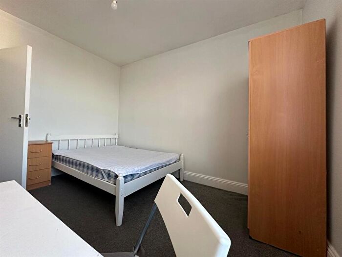 5 Bedroom End Of Terrace House To Rent In Talbot Road, Southsea, PO4