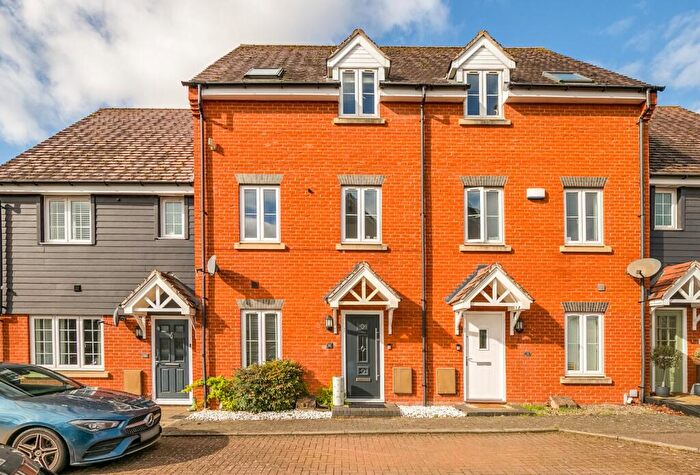 4 Bedroom Terraced House For Sale In Pembridge Gardens, Bragbury End, Hertfordshire, SG2