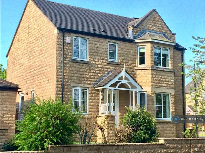 4 Bedroom Detached House To Rent In Upper Hall View, Halifax, HX3