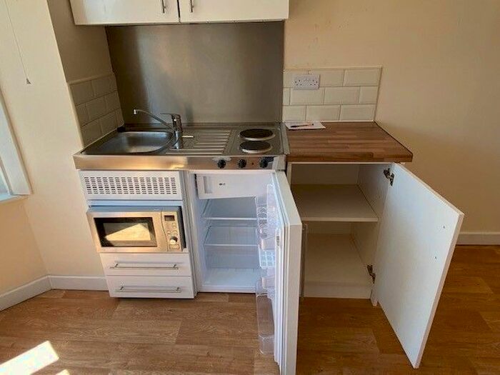 Studio To Rent In Lodge Road, Southampton, SO14