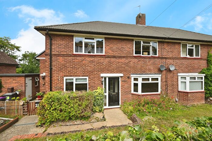 2 Bedroom Maisonette For Sale In Burleigh Road, Hertford, SG13