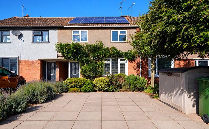 3 Bedroom Terraced House For Sale In Greville Road, Warwick, Warwickshire, CV34