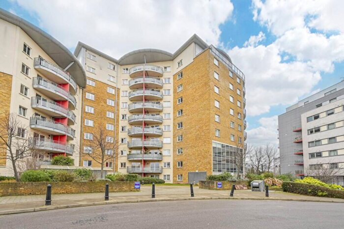 2 Bedroom Flat To Rent In Pancras Way, Bow, London, E3
