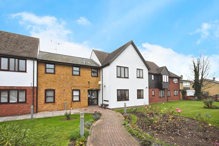 1 Bedroom Flat For Sale In High Street, Great Wakering, Southend-On-Sea, SS3