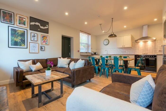 7 Bedroom Terraced House To Rent In Garmoyle Road, Liverpool, L15