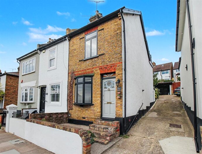 3 Bedroom House For Sale In New Road, Leigh-On-Sea, SS9