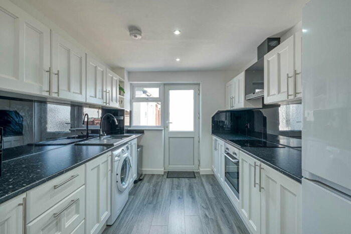 3 Bedroom Terraced House For Sale In Foxwalks Avenue, Rock Hill, Bromsgrove, B61