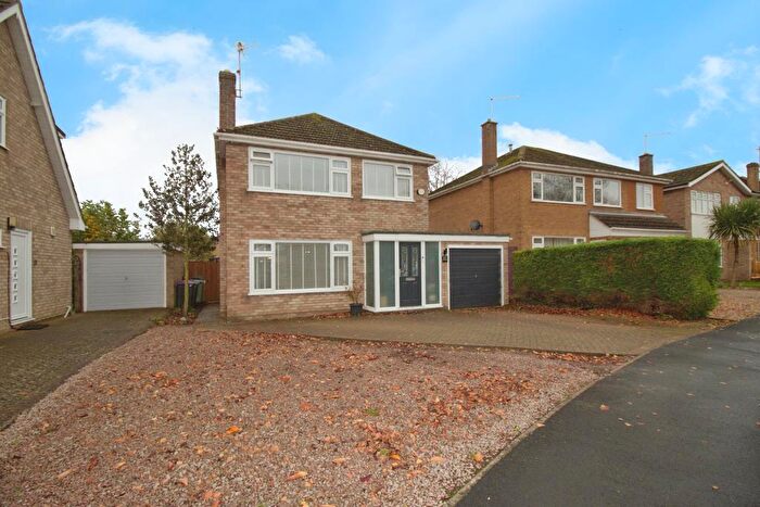 3 Bedroom Detached House For Sale In St Guthlac Avenue, Market Deeping, PE6