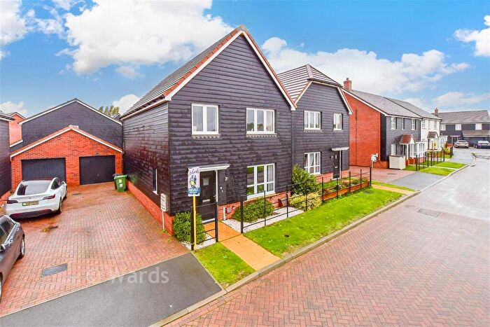 4 Bedroom Detached House For Sale In Coleman Way, Langley, Maidstone, Kent, ME17