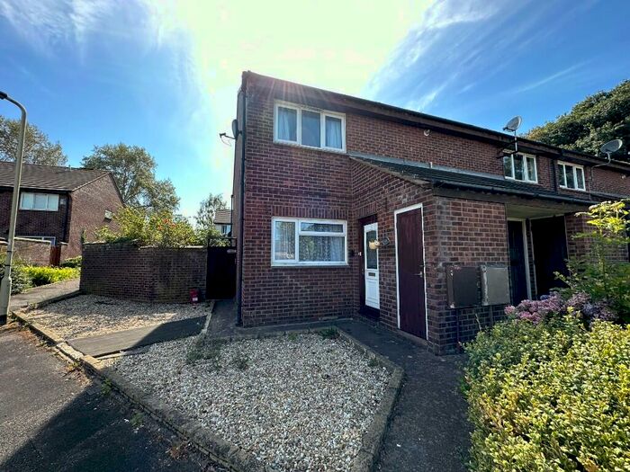 1 Bedroom Flat To Rent In Corn Mill Crescent, Exeter, Devon, EX2