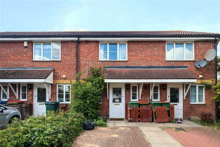 2 Bedroom House To Rent In Vulcan Close, London, E6