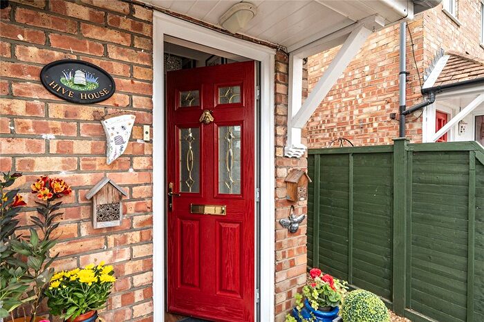 3 Bedroom Detached House For Sale In Willow Road, Godalming, Surrey, GU7