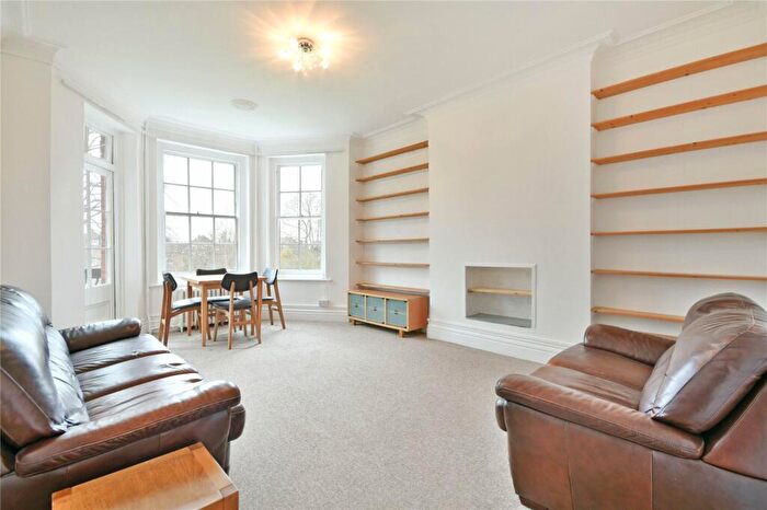 2 Bedroom Flat To Rent In Shoot Up Hill, Cricklewood, NW2