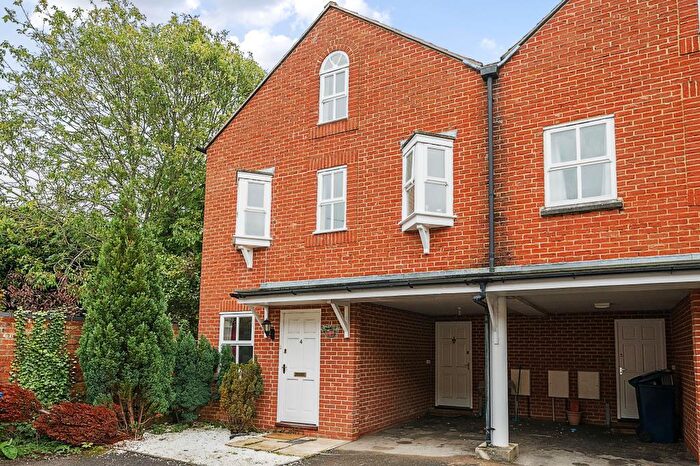 3 Bedroom End Of Terrace House To Rent In Woodman Villas, New High Street, OX3