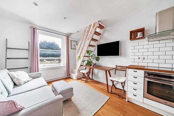 1 Bedroom Flat To Rent In Richmond Road, Kingston Upon Thames, KT2