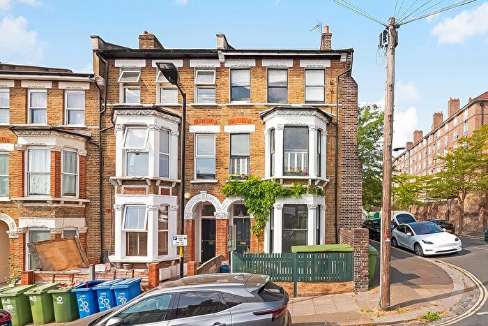 1 Bedroom Flat For Sale In Bromar Road, London, SE5