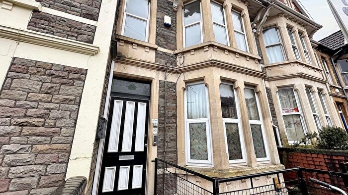 3 Bedroom Flat To Rent In First Floor Flat, Coldharbour Road, Bristol, BS6
