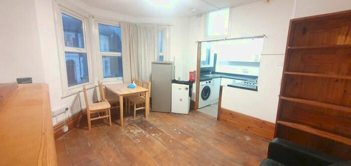 1 Bedroom Flat To Rent In Wightman Road, London, N4