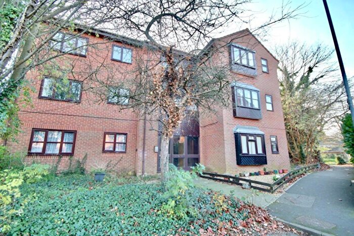 Studio To Rent In Honeywood Close, Portsmouth, PO3