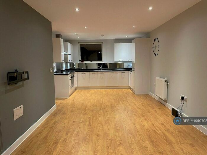 2 Bedroom Flat To Rent In Edmund Street, London, SE5