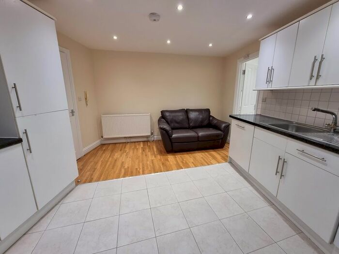 1 Bedroom Flat To Rent In East End Road, London, N2