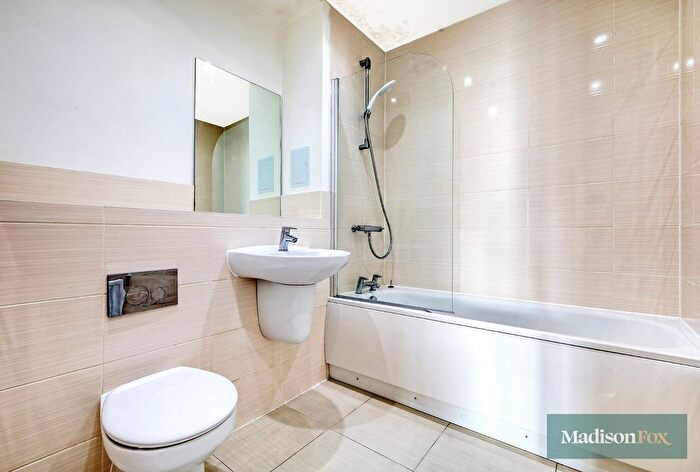 2 Bedroom Flat For Sale In Handley Page Road, Barking, IG11