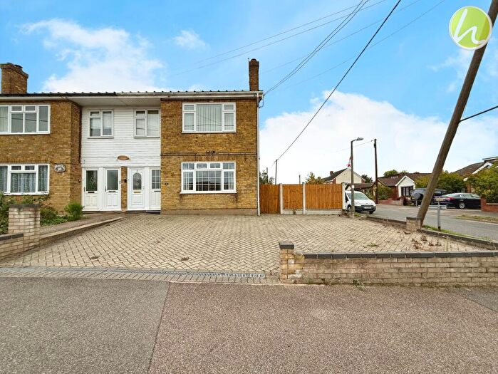 2 Bedroom Flat For Sale In Hillcrest Road, Horndon-On-The-Hill, SS17