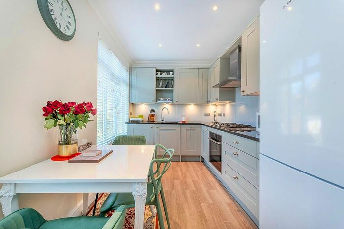 3 Bedroom Flat To Rent In Byron Road, Ealing, London, W5