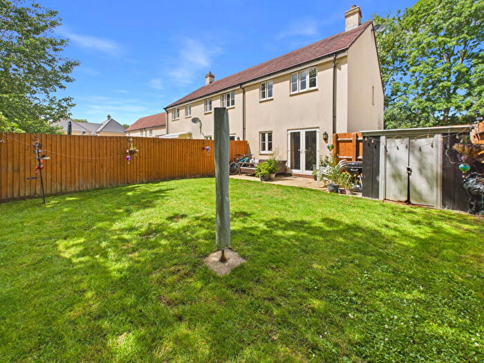 3 Bedroom End Of Terrace House For Sale In Station Road, Calne, SN11