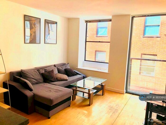 2 Bedroom Flat To Rent In The Atrium, Leeds, LS1