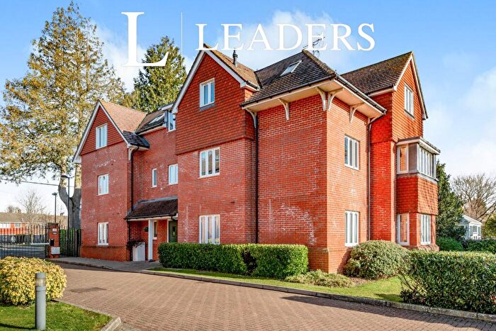2 Bedroom Apartment To Rent In Argyll Court, Southgate, RH11