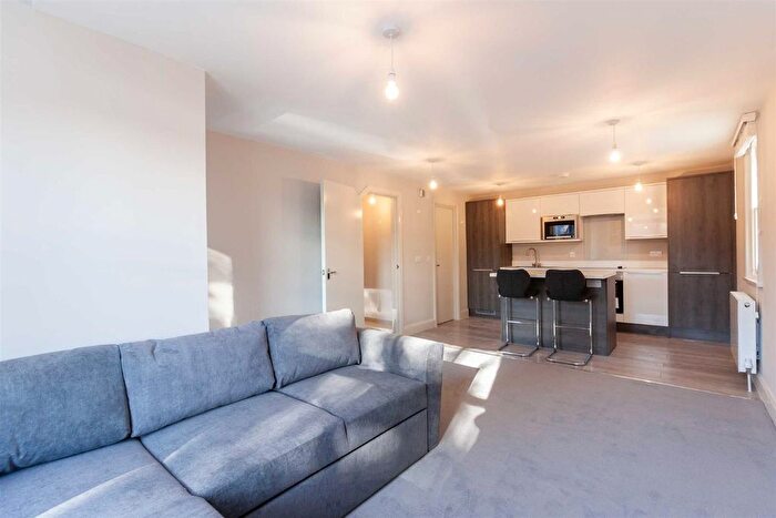 2 Bedroom Flat To Rent In Shakespeare Road, London, W3