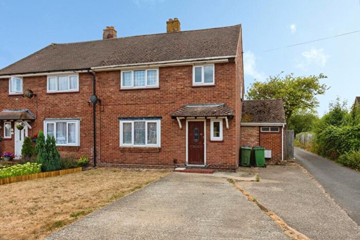 3 Bedroom Semi Detached House For Sale In Hornbeam Road, Guildford, Surrey, GU1