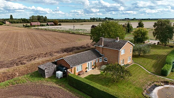 3 Bedroom Detached House For Sale In Squires Drove, Three Holes, Wisbech, PE14