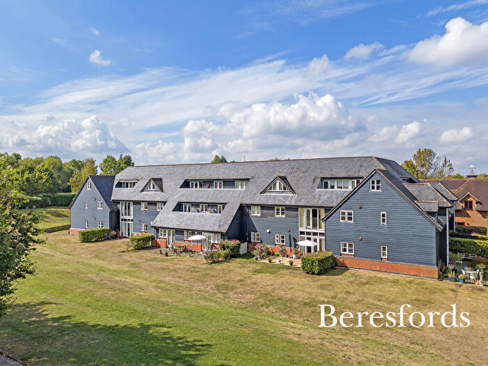 2 Bedroom Apartment For Sale In Cornsland Close, Upminster, RM14