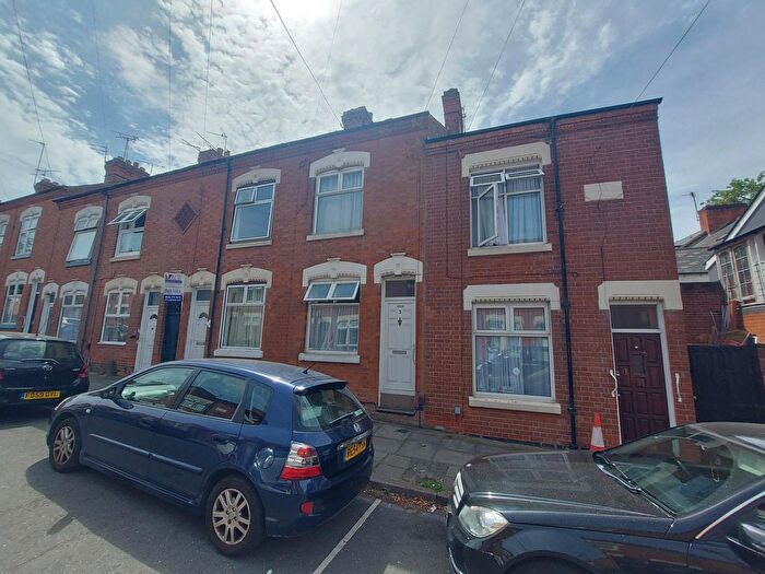 3 Bedroom Terraced House For Sale In Diseworth Street, Leicester, LE2