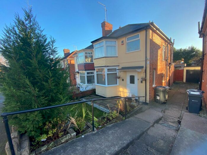 3 Bedroom House To Rent In Ermington Crescent, Birmingham, B36