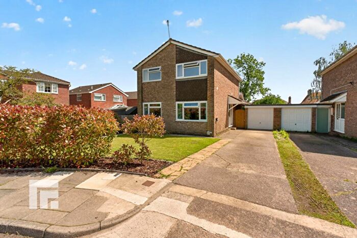 4 Bedroom Detached House For Sale In Parc-y-Bryn Creigiau Cardiff, CF15