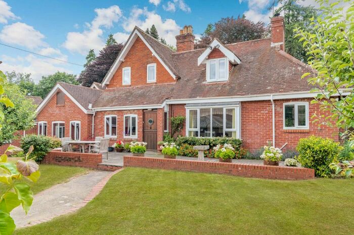 2 Bedroom Link Detached House For Sale In Burley, Ringwood, Hampshire, BH24
