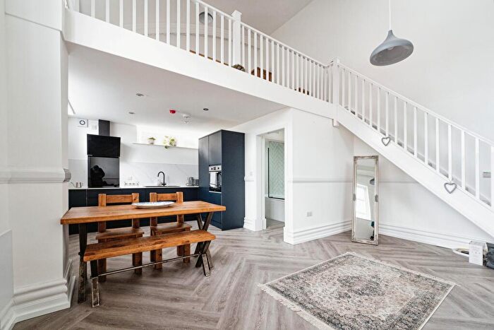 1 Bedroom Apartment To Rent In George Street, Hull, East Riding Of Yorkshi, HU1