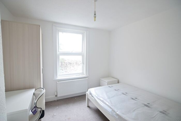 2 Bedroom Flat To Rent In Blatchington Road, Hove, BN3
