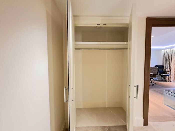 1 Bedroom Flat To Rent In Arundel Street, London, WC2R