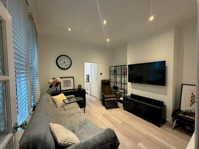 2 Bedroom Ground Maisonette To Rent In Burges Road, London, E6