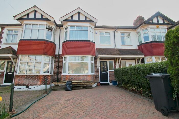 3 Bedroom Terraced House To Rent In Avenue Road, Woodford Green, IG8