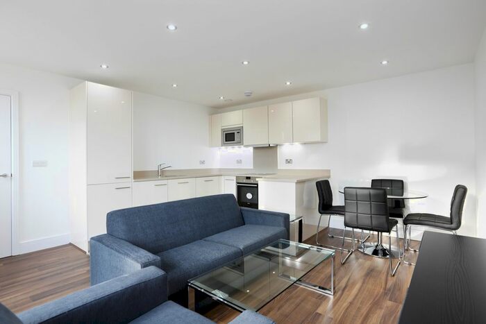 1 Bedroom Flat To Rent In Roebuck House, SW15