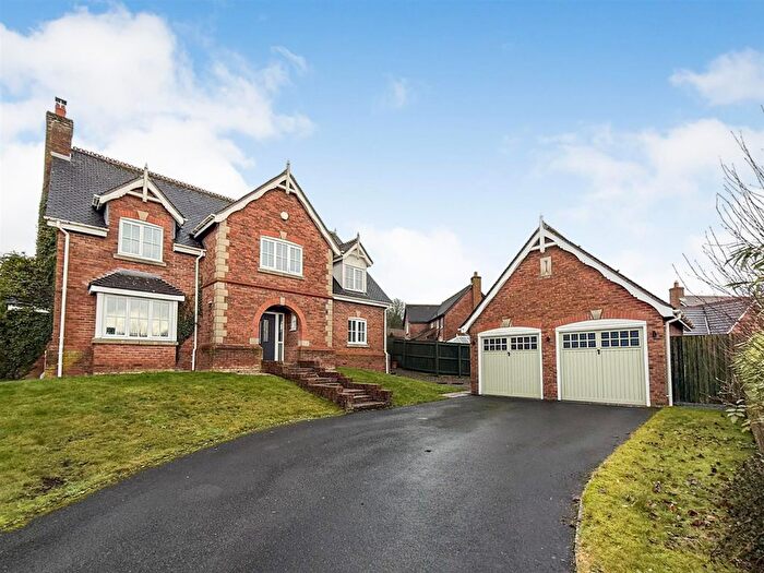5 Bedroom Detached House For Sale In Onnen Gardens, Trefonen, Oswestry, SY10
