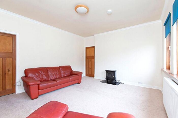 3 Bedroom Flat To Rent In Silverknowes Drive, Edinburgh, EH4