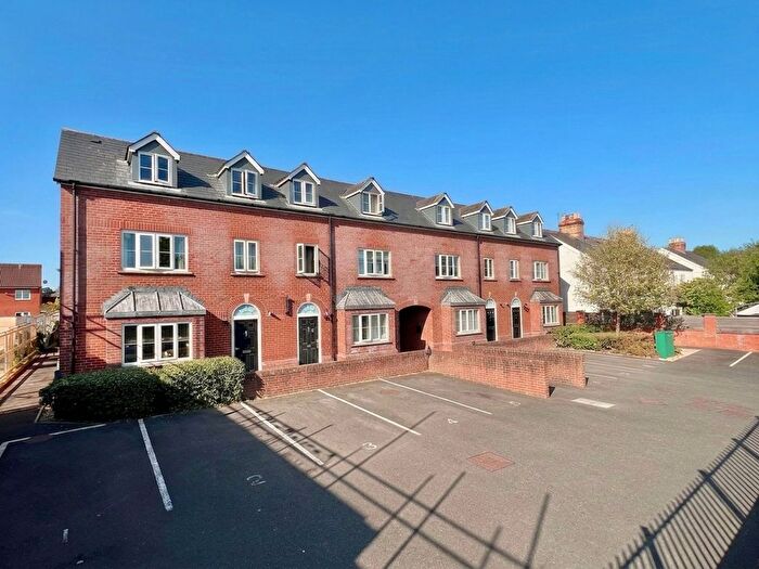 2 Bedroom Flat For Sale In Bindon Road, Taunton, TA2